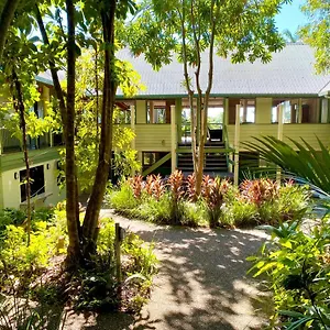 https://jackaroo-hostel-mission-beach.queenslandhotels.net